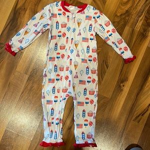 Cecil and Lou Jammie’s 2T ice cream‎ Fourth of July USA America festive